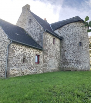 Detached Country House with Outbuilding