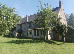 Former Farmhouse in Glorious Grounds and Countryside