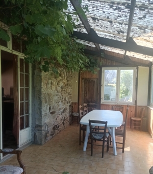 Former Farmhouse in Glorious Grounds and Countryside