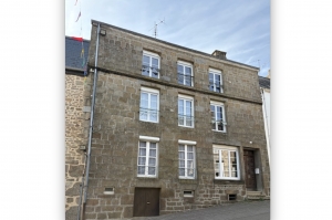 Large Town House in Popular Market Town