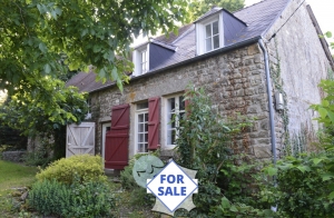 Detached Country House with Mature Garden