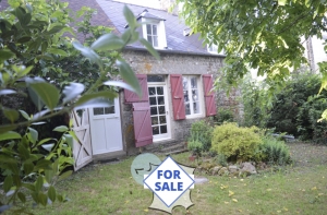 Detached Country House with Mature Garden