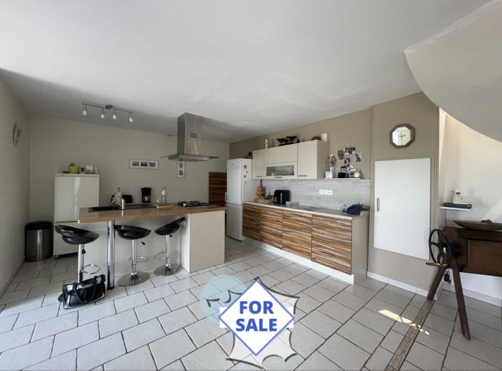 Stunning Detached Country House with Open Views