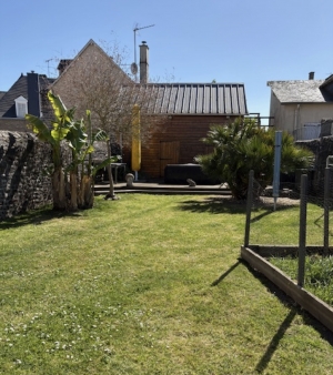Detached House with Garden