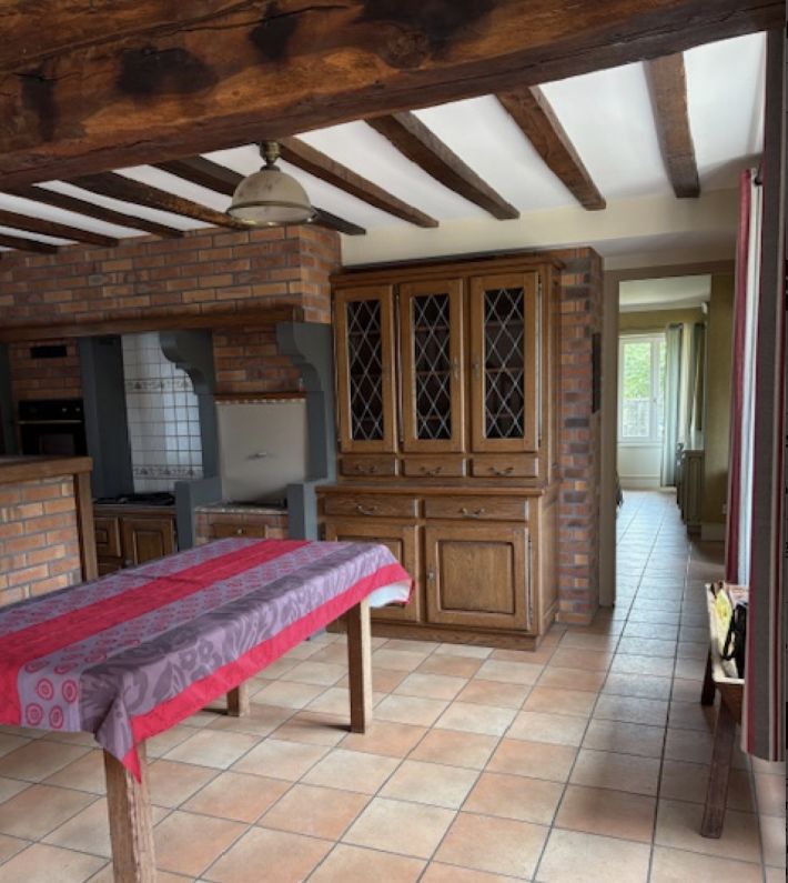 Detached Country House with Outbuilding