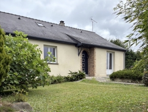 Detached House with Landscaped Garden