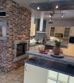 Detached House with Landscaped Garden