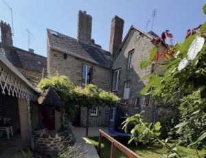 House with Garden in Medieval Village with Lake