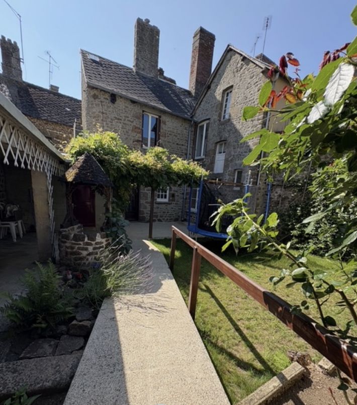 House with Garden in Medieval Village with Lake