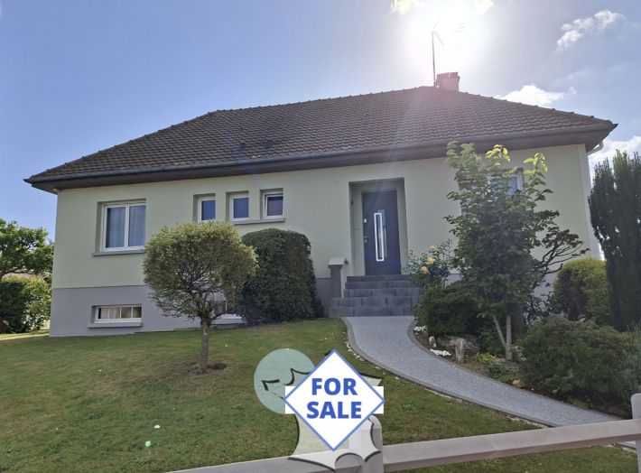 Beautiful Detached House with Garden