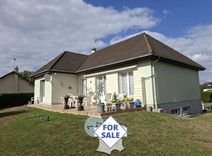 Beautiful Detached House with Garden