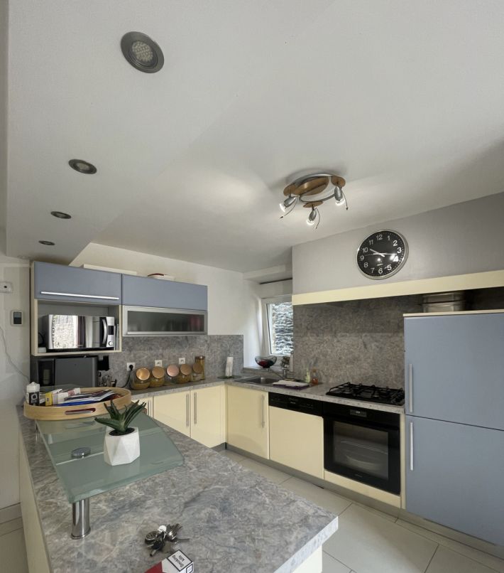 Detached House with Garden