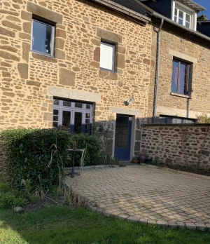 Traditional House with Landscaped Garden