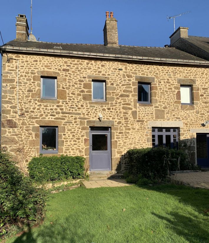 Traditional House with Landscaped Garden