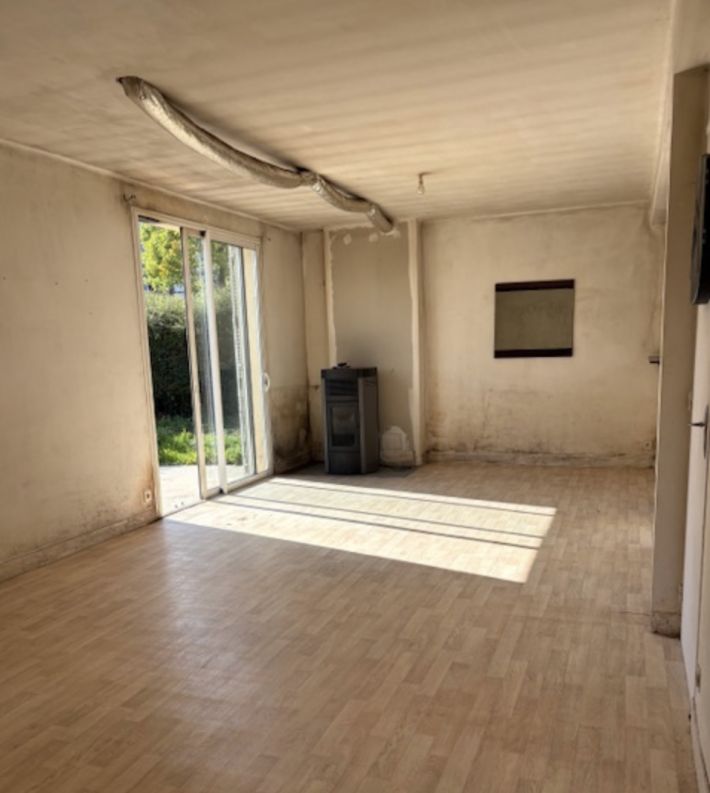 Detached House with Garden