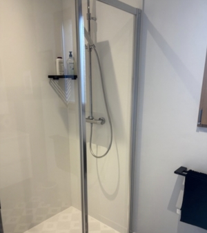 Contemporary Detached House with Lovely Garden