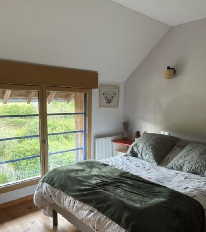 Contemporary Detached House with Lovely Garden