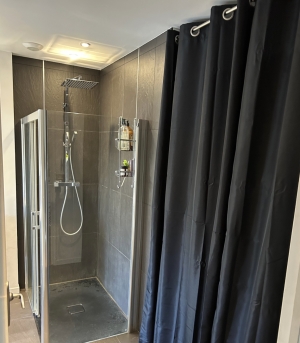 Contemporary Detached House with Lovely Garden