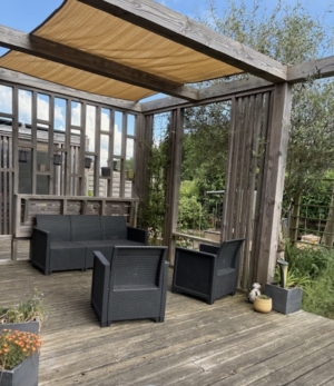 Contemporary Detached House with Lovely Garden