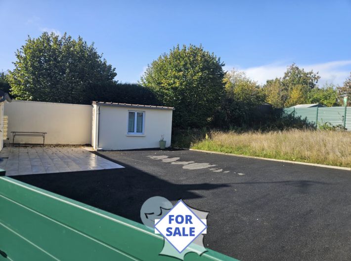 Traditional House with Garden