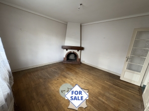 Detached House with Garden and Huge Outbuilding