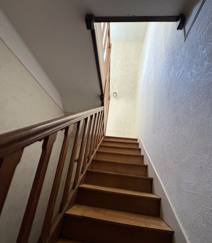 Detached House with Garden and Huge Outbuilding