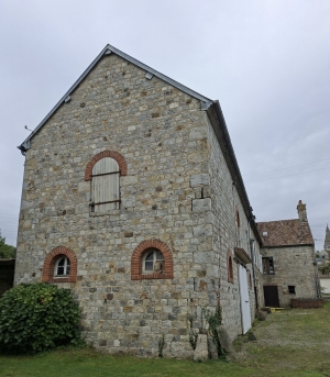 Detached Longere House with Outbuildings