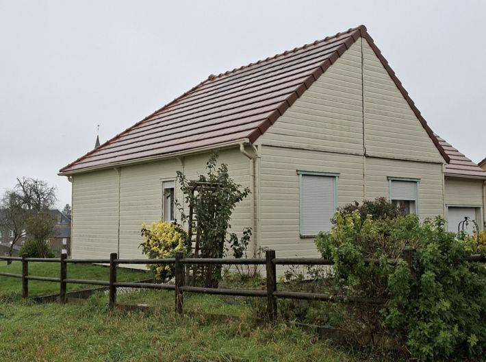 Detached House with Garden in Rural Sector