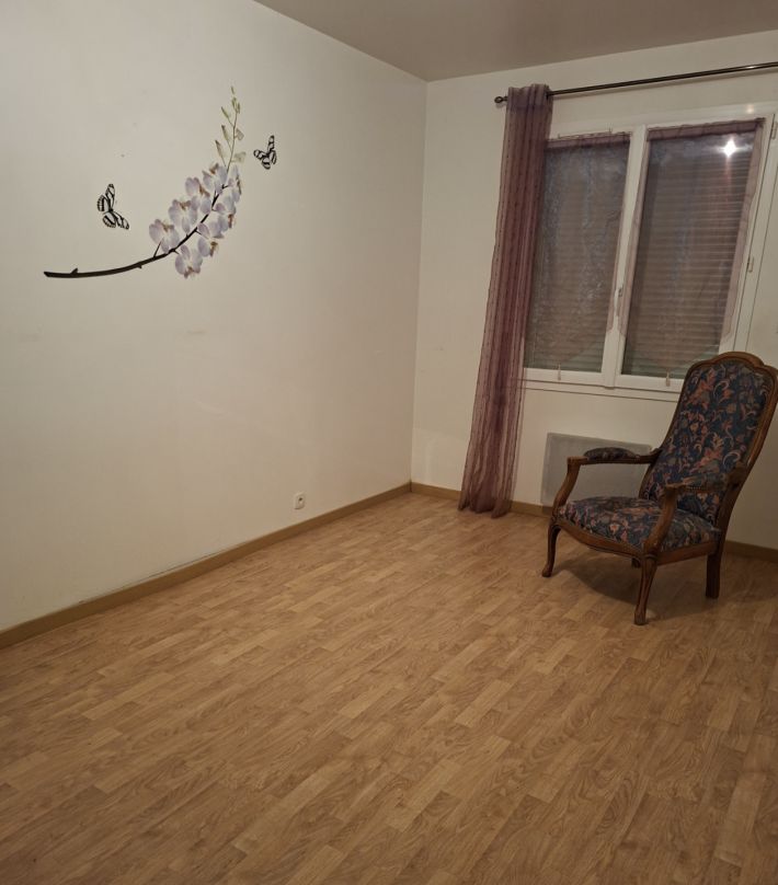 Detached House with Garden in Rural Sector