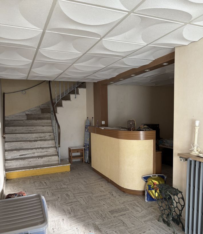 Detached House with Landscaped Garden