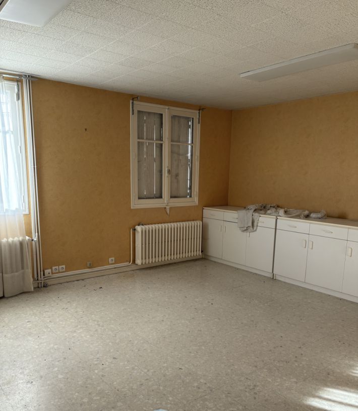 Detached House with Landscaped Garden