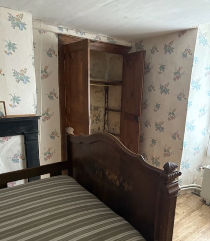 Former Farmhouse with Outbuildings, Pond and Pool