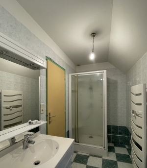 Farmhouse and Outbuildings with Land