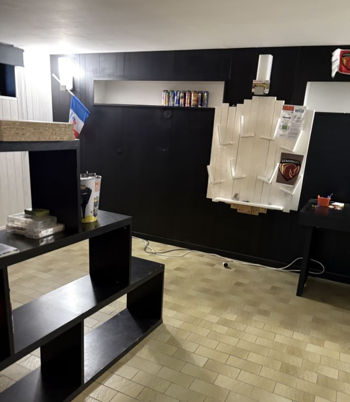 Contemporary Detached House in Nice Location