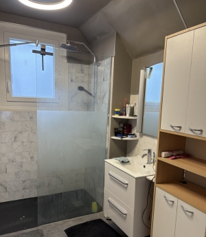 Contemporary Detached House in Nice Location