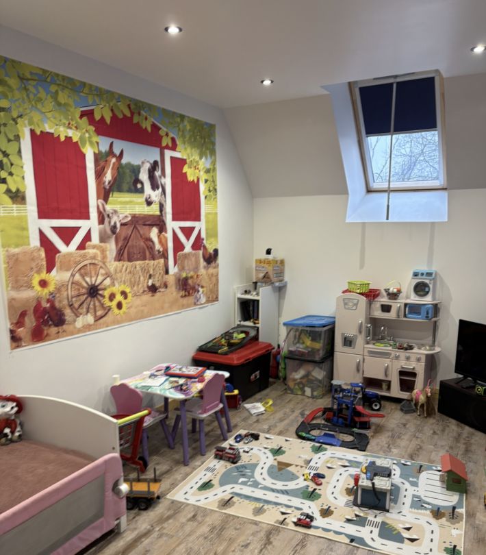 Farm House and Farm Complex Outbuildings with Land