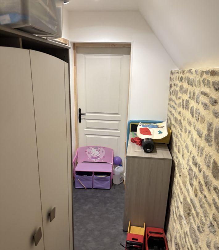 Farm House and Farm Complex Outbuildings with Land