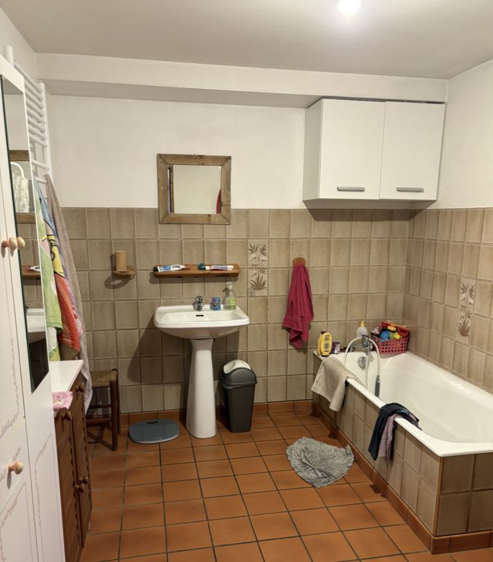 Farm House and Farm Complex Outbuildings with Land