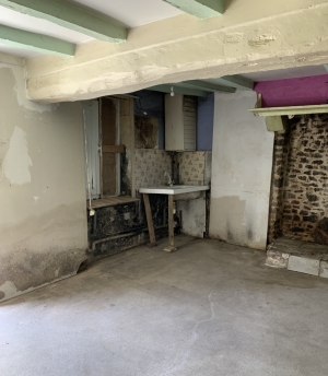 Country House to Renovate, Ideal Location