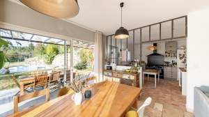 Stunning Detached House with Swimming Pool