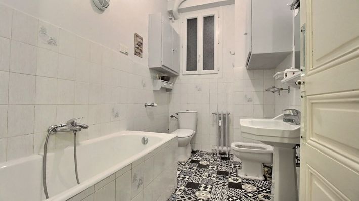 Beautiful Apartment in Heart of Town