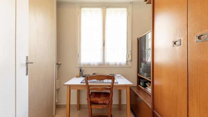 Beautiful Corner Apartment For Sale