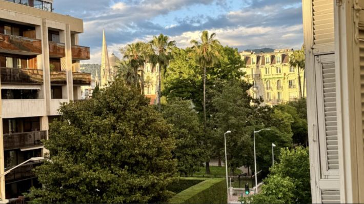 Lovely Apartment in Delightful Building