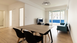 Apartment in Building with Concierge