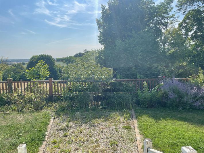 Detached House with 1.5 Hectares and Open Views