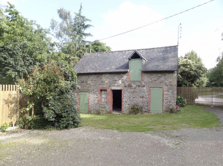 Detached Country House with Outbuilding