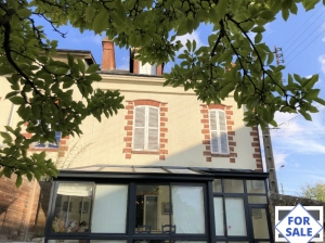 Town House with Garden and Garage