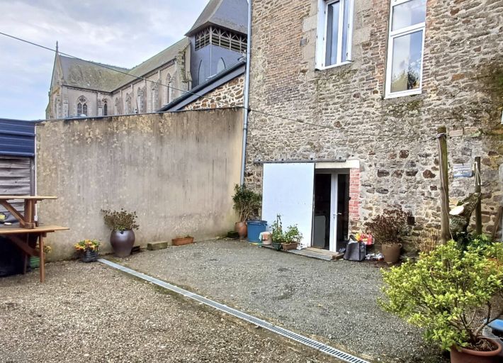 Town House with Courtyard