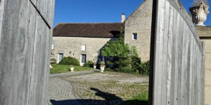 Detached Country House with Many Features