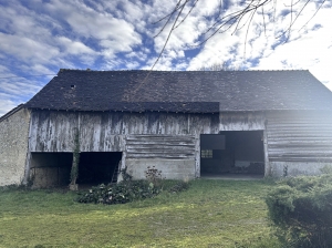 Lovely Detached Country House with Outbuilding